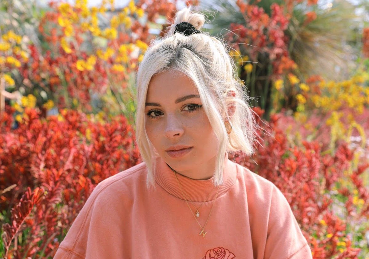 NINA NESBITT