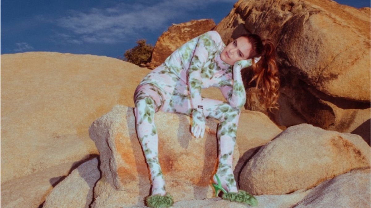 julia stone